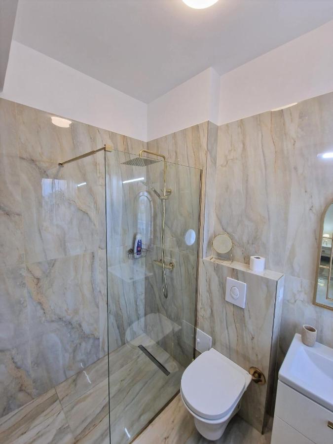 Laroka House Luxury Apartment City Center Universitate Bucharest Exterior photo